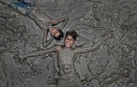 197 - MUD BOYS2 - MUKHERJEE HAPPY - india <div