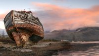 245 - OLD BOAT ON COAL BAY - THORBURN KEITH - scotland <div