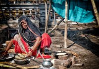 77 - WOMAN IN GHUNGTA - BANERJEE SOUNAK - india <div