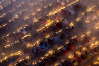 134 - DEVOTEES PRAYING - WONG YUET YEE - hong kong <div