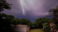 1 - LIGHTNING LIGHT UP - COX SIMON - australia <div